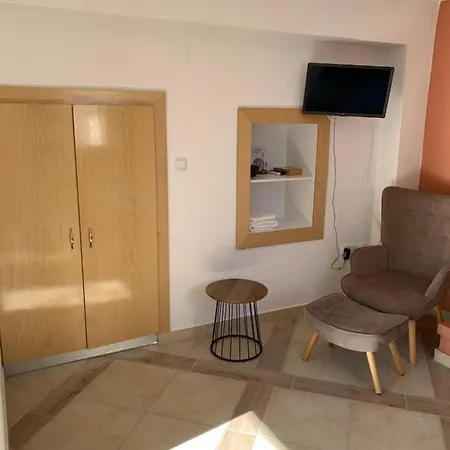 Zacharos Elegant Leonídion